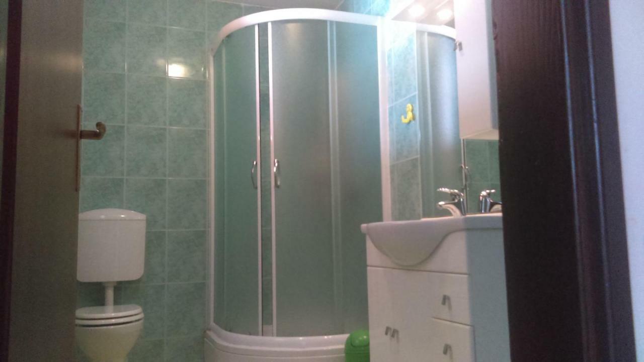 Apartment Petrovic Слунь Екстер'єр фото