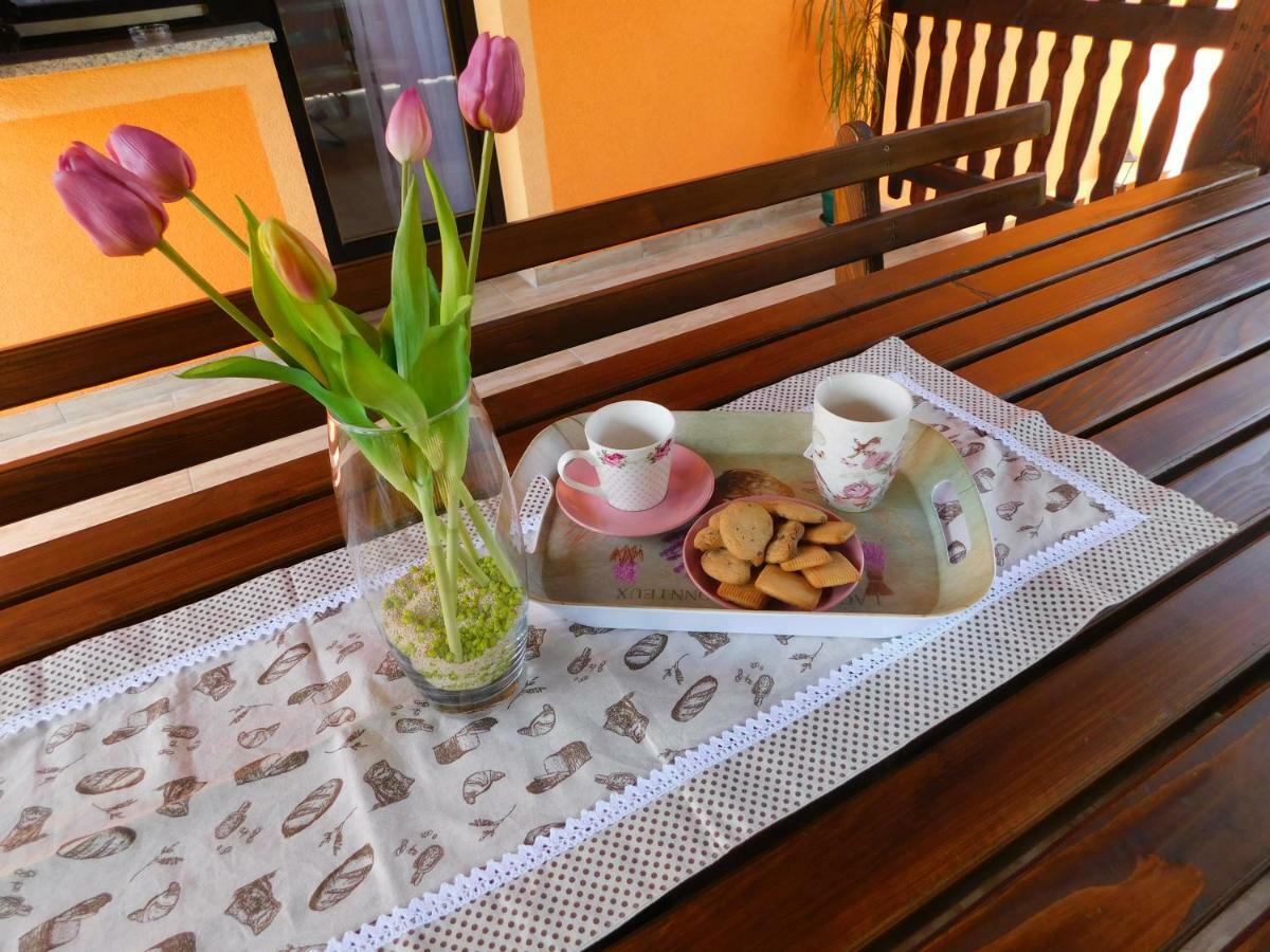 Apartment Petrovic Слунь Екстер'єр фото